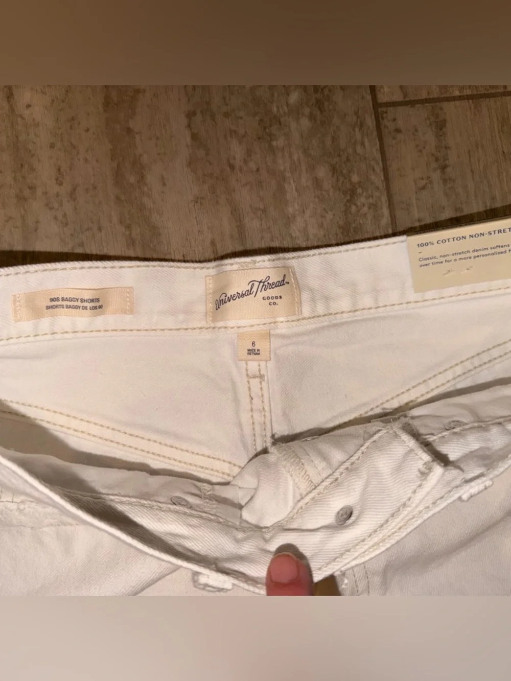 Universal Thread clean white